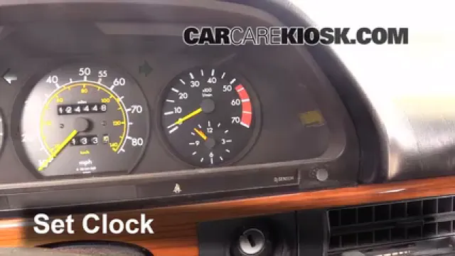 1981 Mercedes-Benz 380SEL 3.8L V8 Sedan (4 Door) Reloj Fijar hora de reloj